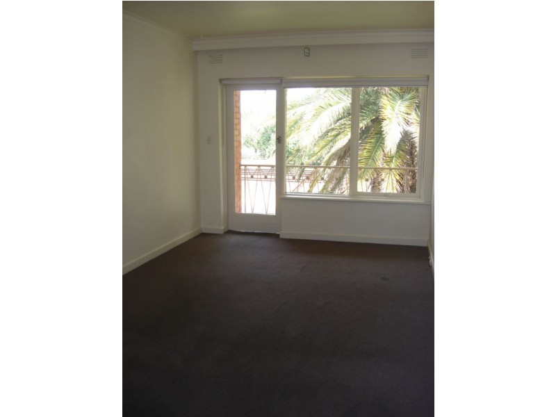 8/30 Royal Avenue, Glen Huntly VIC 3163