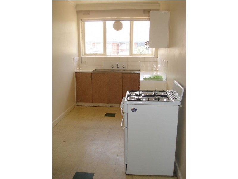 8/30 Royal Avenue, Glen Huntly VIC 3163