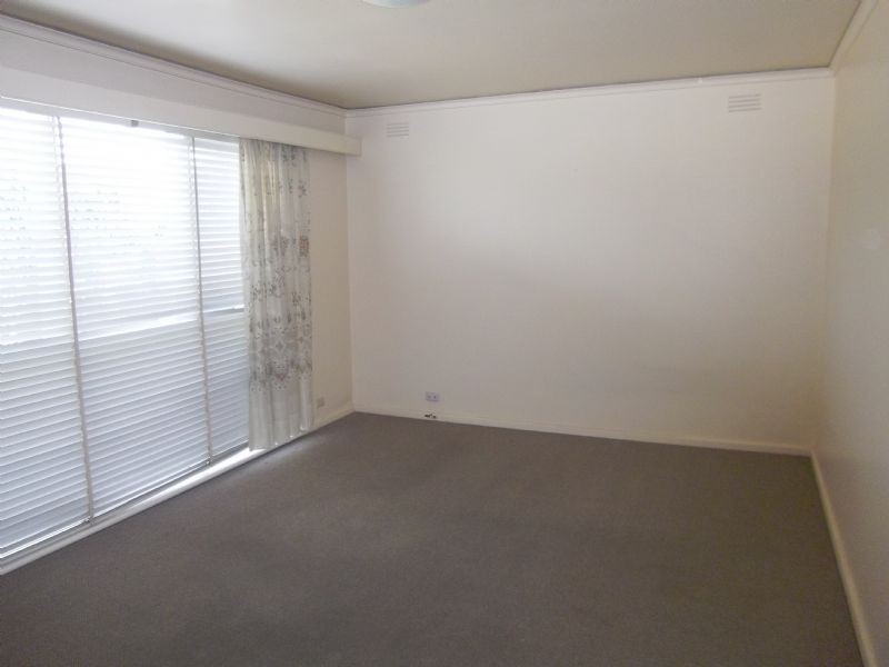 1/9 Parton Court, Carnegie VIC 3163