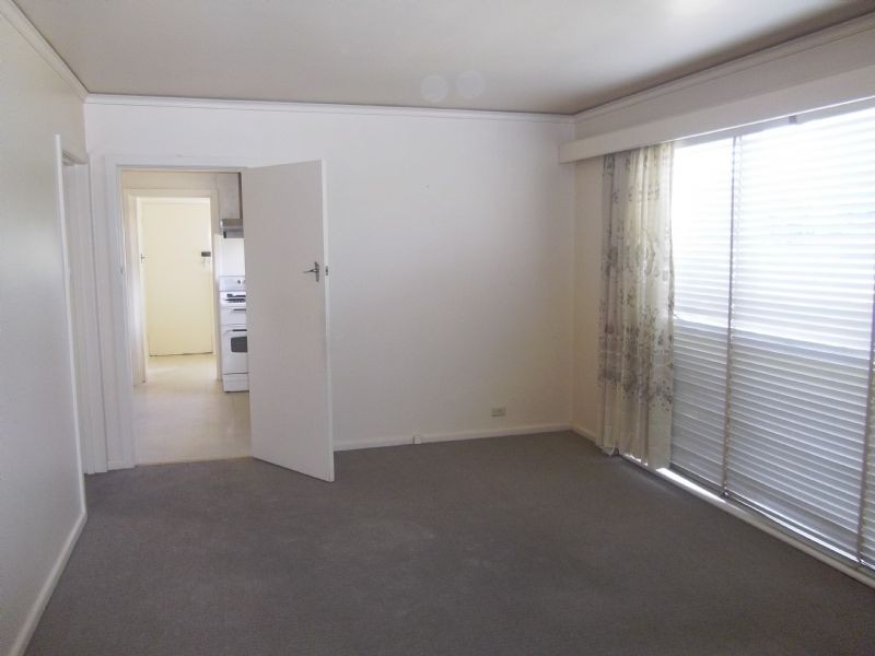 1/9 Parton Court, Carnegie VIC 3163