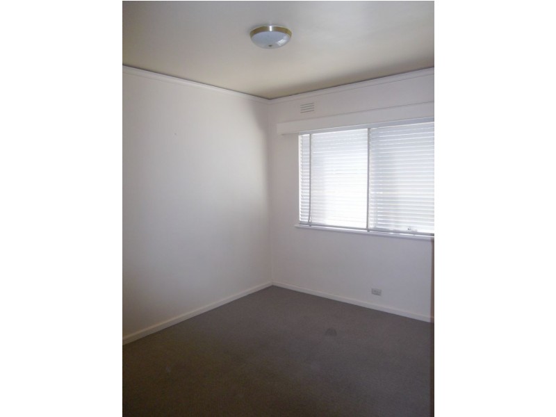 1/9 Parton Court, Carnegie VIC 3163