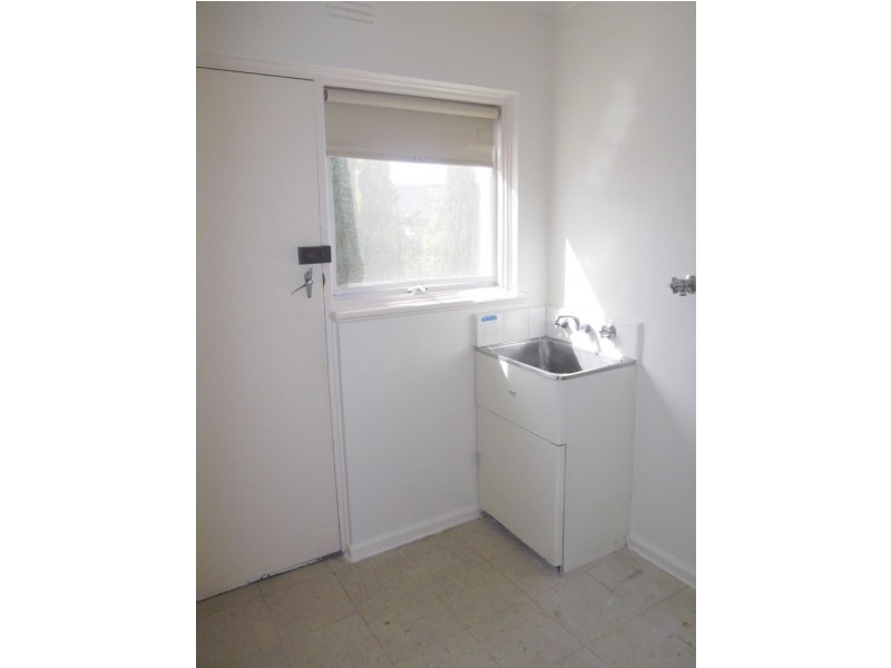 1/9 Parton Court, Carnegie VIC 3163