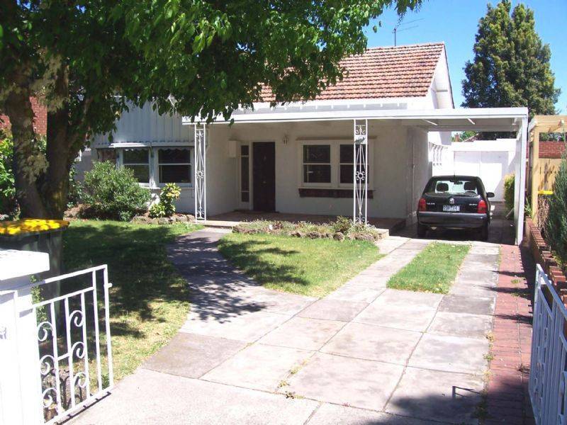 5 Yendon Road, Carnegie VIC 3163