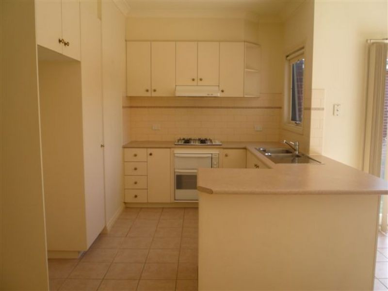 2/44 Coorigil Road, Carnegie VIC 3163