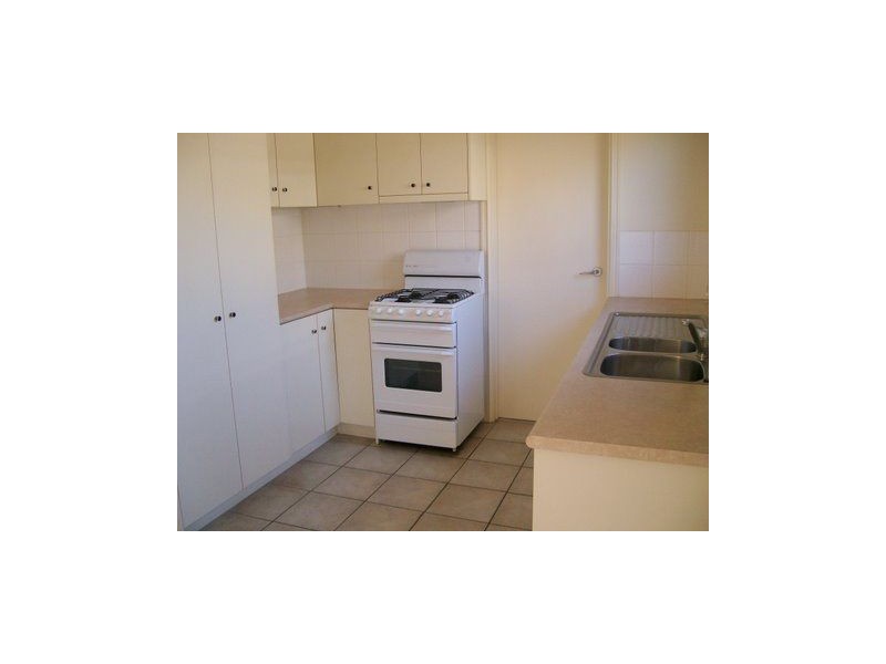 2/62 Lillimur Road, Ormond VIC 3204