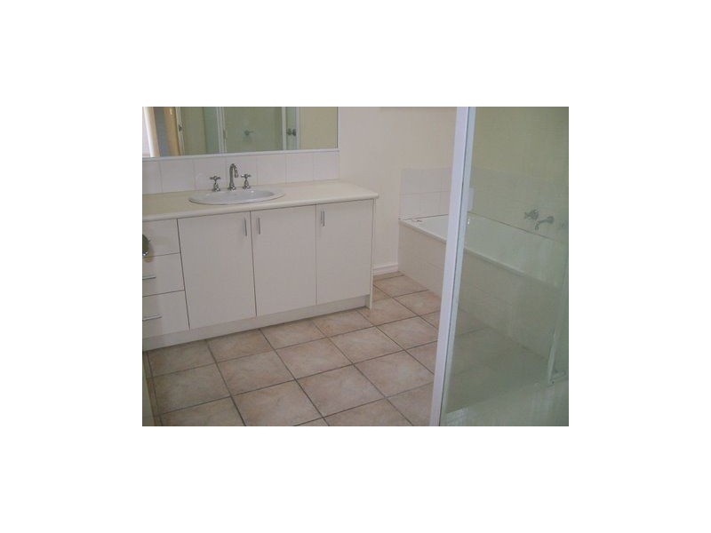 2/62 Lillimur Road, Ormond VIC 3204