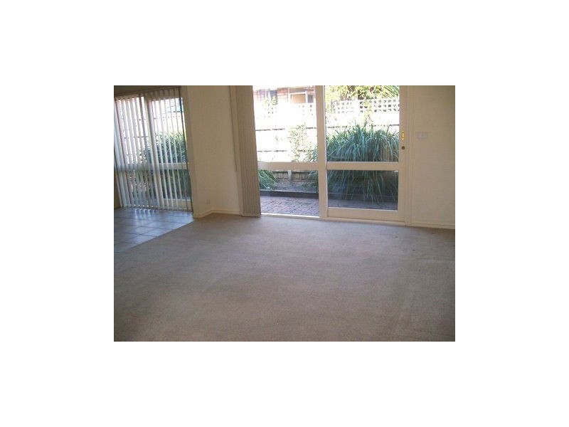 2/62 Lillimur Road, Caulfield VIC 3162