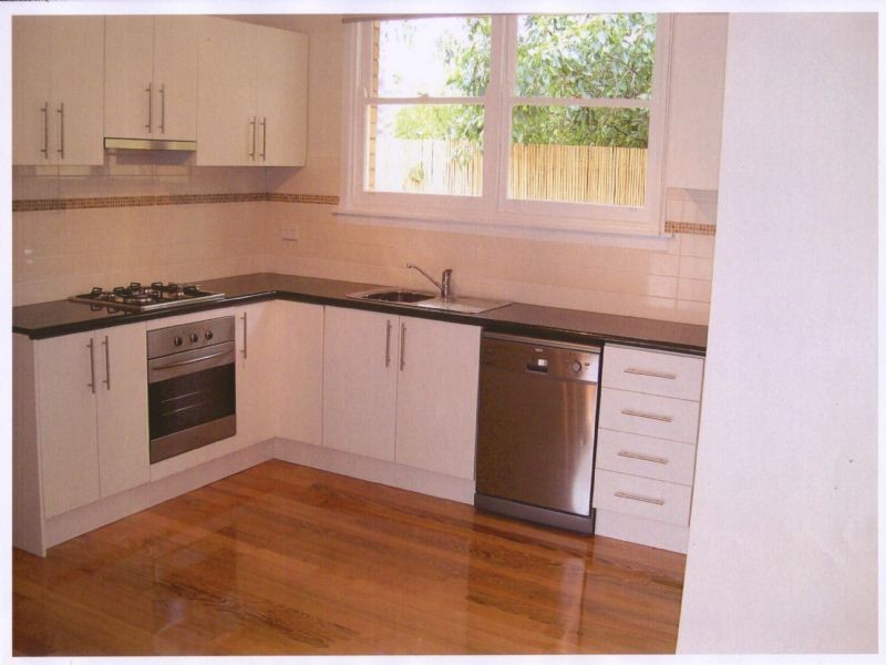 1/2 Elizabeth Crescent, Carnegie VIC 3163
