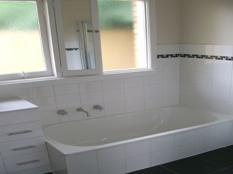1/2 Elizabeth Crescent, Carnegie VIC 3163