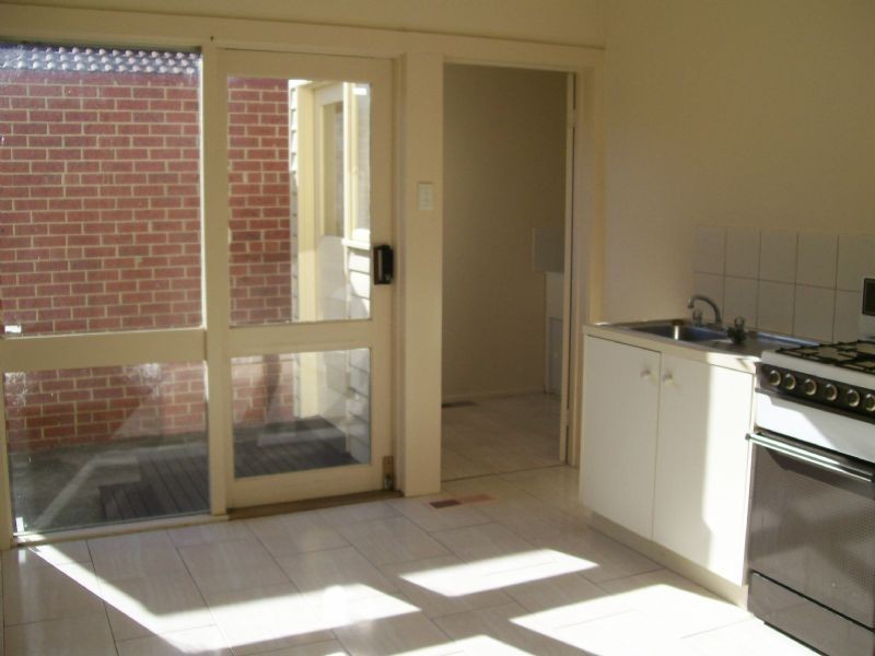 1/62 Lillimur Road, Caulfield VIC 3162