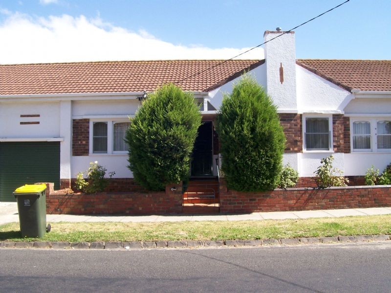 1 St Huberts Road, Carnegie VIC 3163