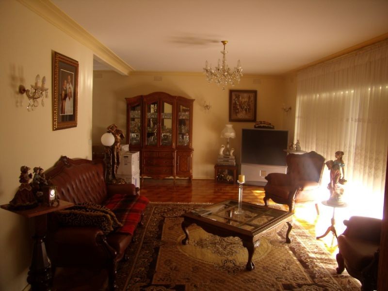 2 Parton Court, Glen Huntly VIC 3163