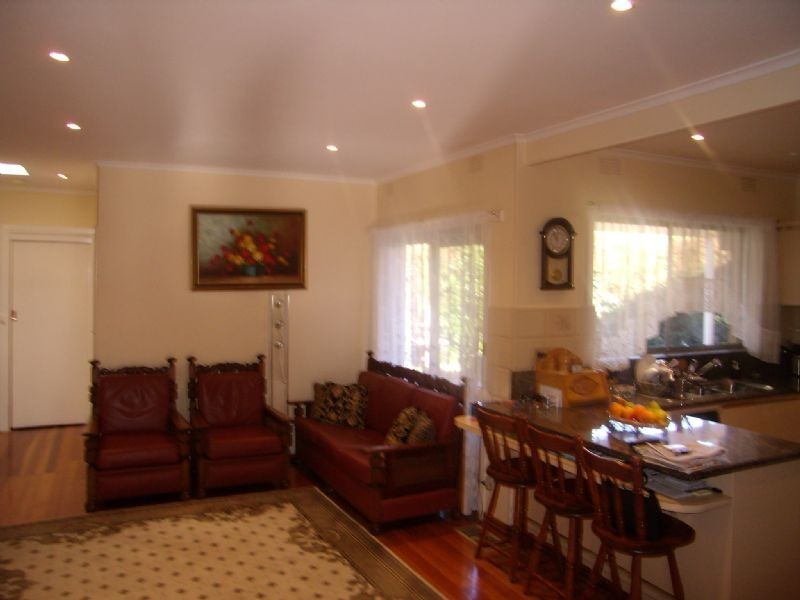 2 Parton Court, Glen Huntly VIC 3163