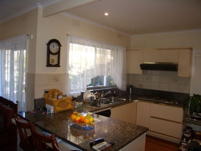 2 Parton Court, Glen Huntly VIC 3163