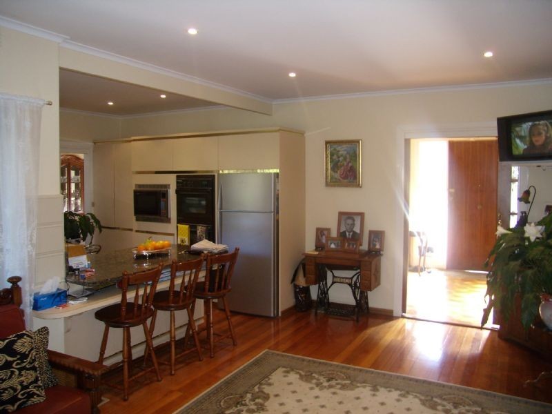 2 Parton Court, Glen Huntly VIC 3163