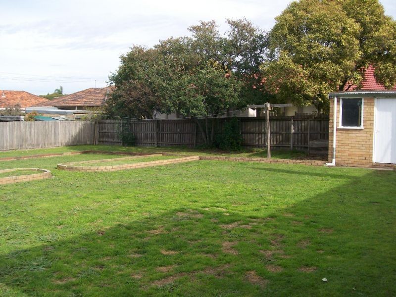 10 Chauvel Street, Bentleigh East VIC 3165