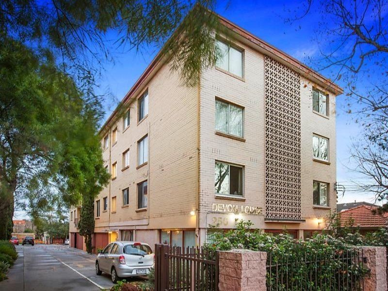 17/250 Dandenong Road, St Kilda East VIC 3183