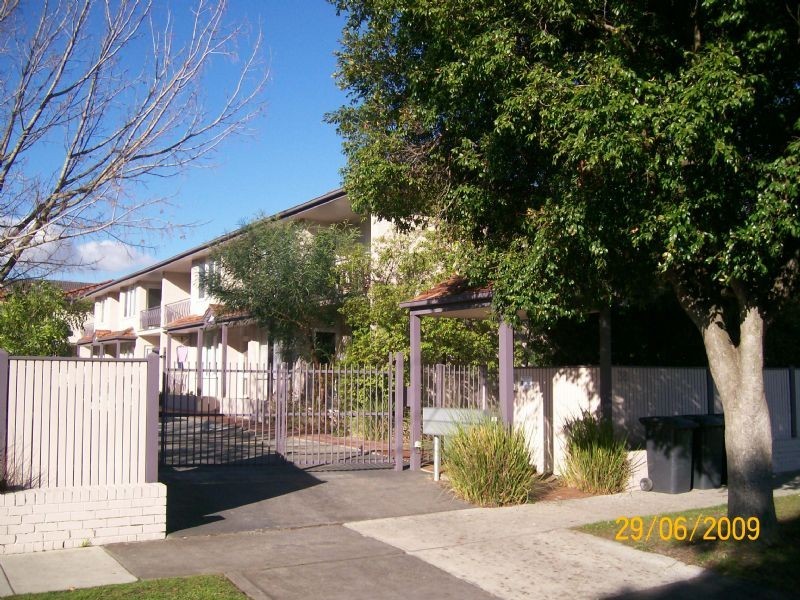 4/38 Lillimur Road, Ormond VIC 3204