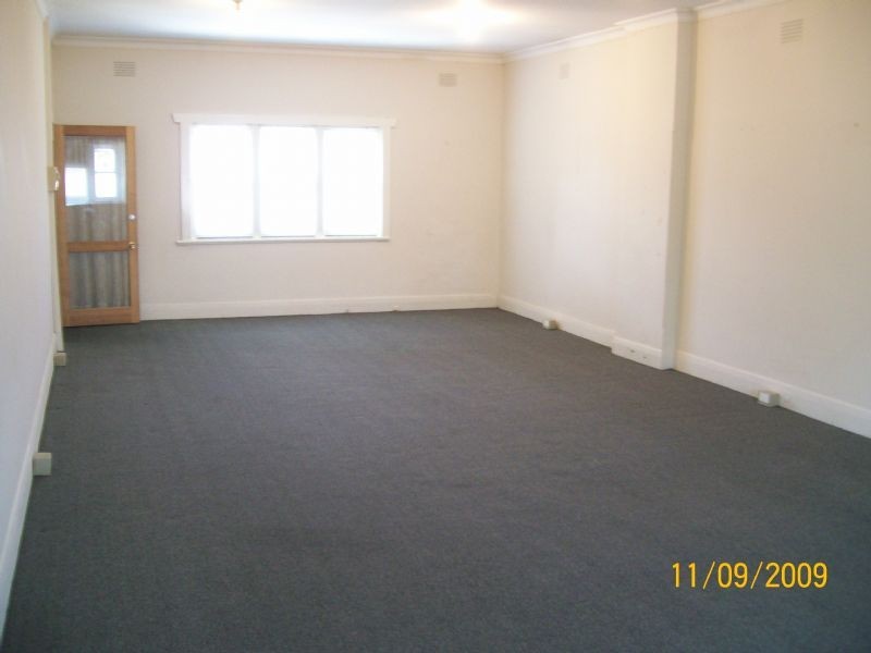 8A Royal Avenue, Glen Huntly VIC 3163