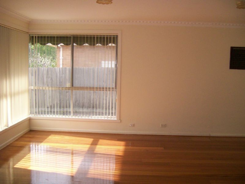 1/10 Lillimur Road, Glen Huntly VIC 3163