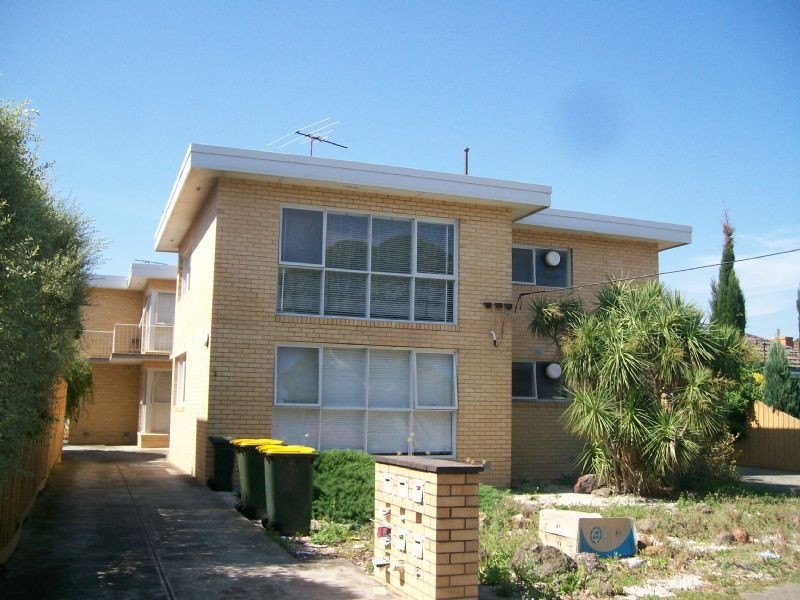 4/9 Parton Court, Carnegie VIC 3163