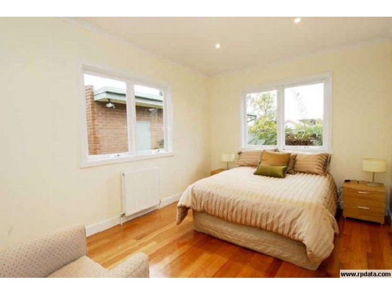 5 Graceburn Avenue, Carnegie VIC 3163