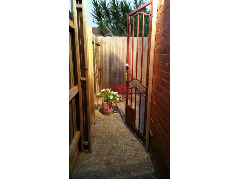 8A Etna Street, Glen Huntly VIC 3163