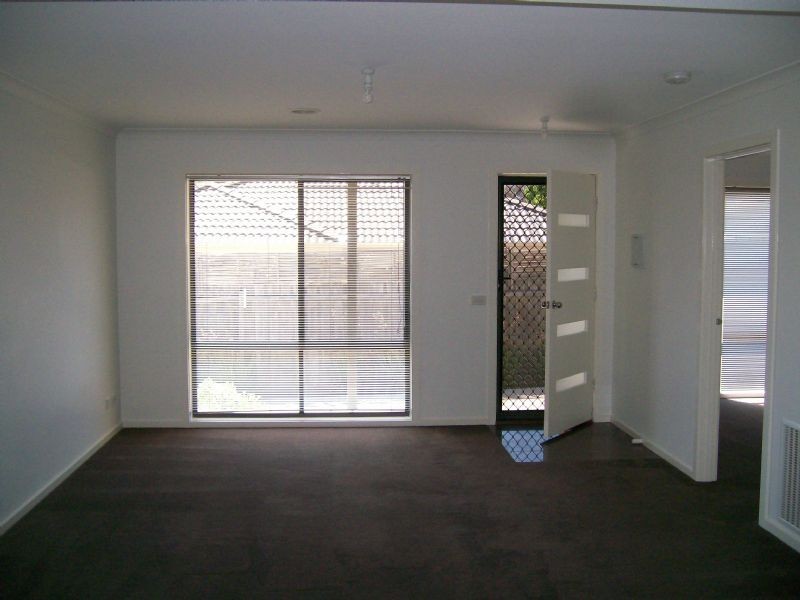 2/7 Neilson Street, Bayswater VIC 3153