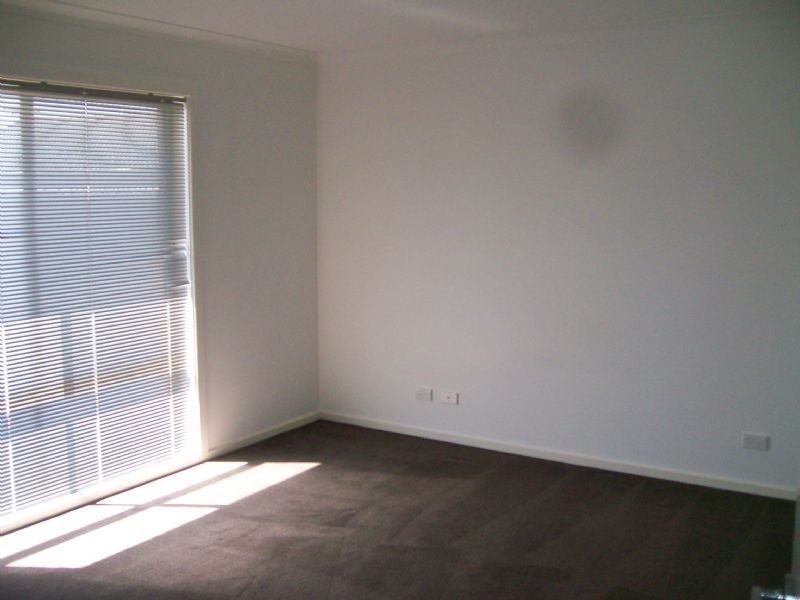 2/7 Neilson Street, Bayswater VIC 3153