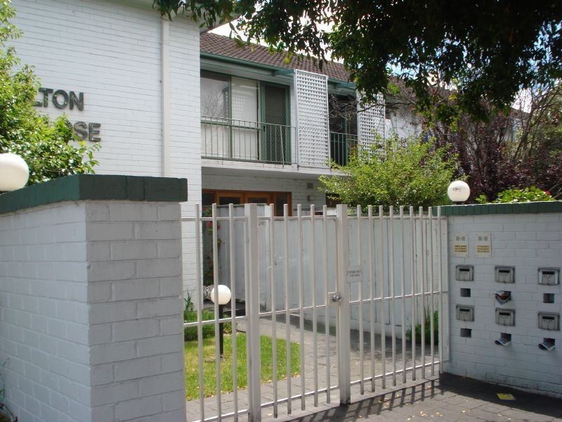 8/194 Neerim Road, Carnegie VIC 3163