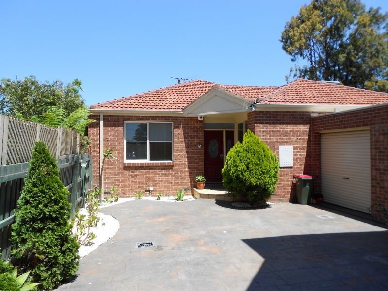 2/8 Foch Street, Ormond VIC 3204