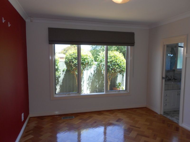2/8 Foch Street, Ormond VIC 3204