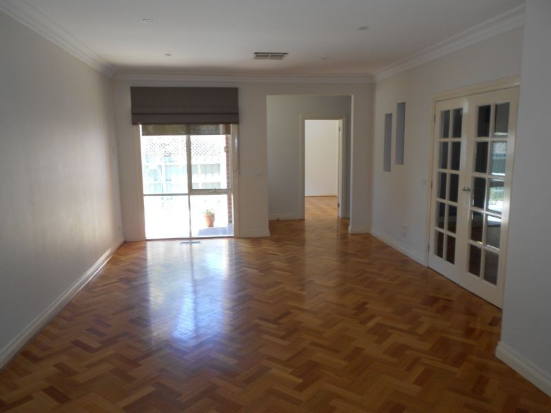 2/8 Foch Street, Ormond VIC 3204