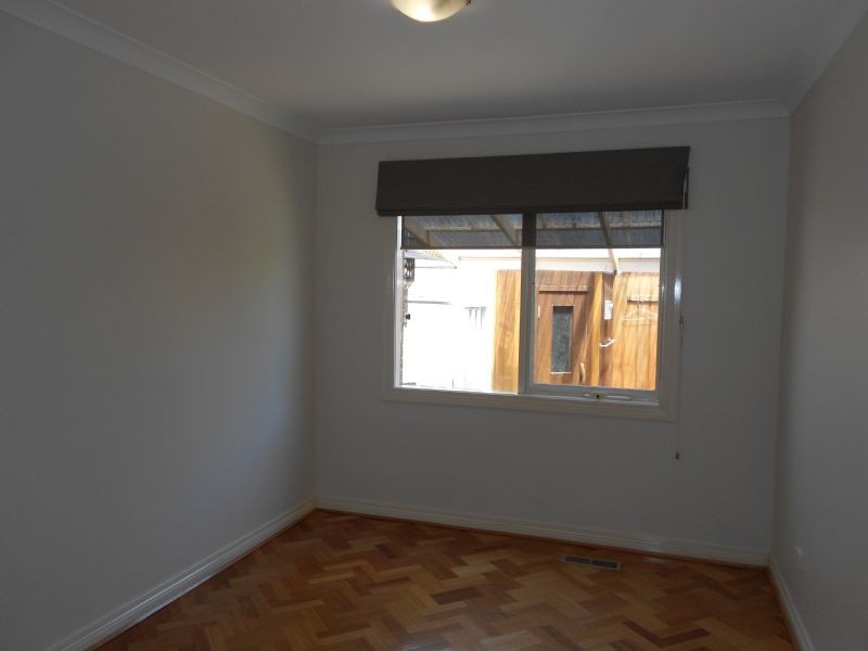 2/8 Foch Street, Ormond VIC 3204
