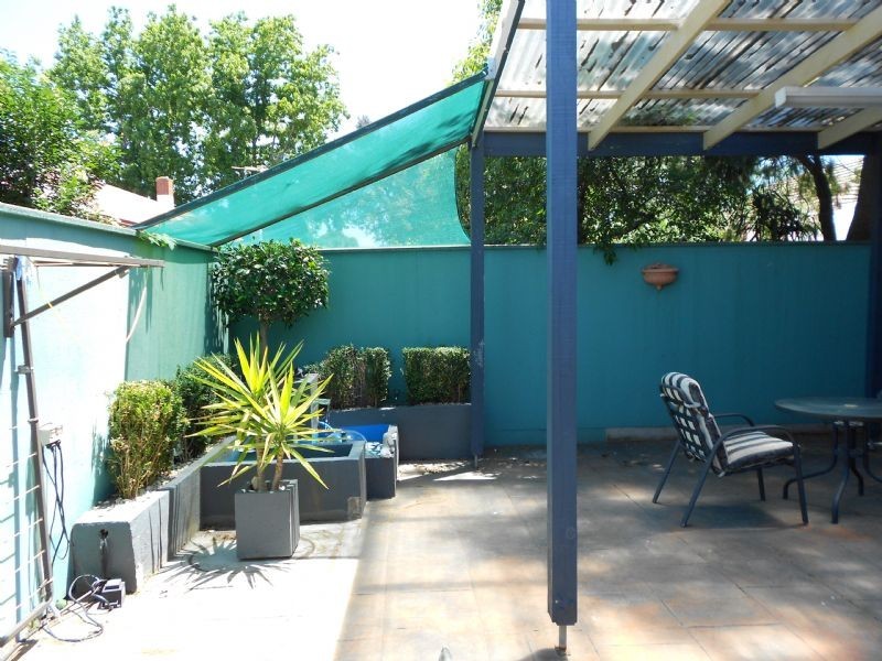 2/8 Foch Street, Ormond VIC 3204