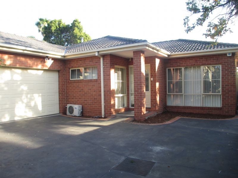 2/3 Bundeera Road, Caulfield South VIC 3162