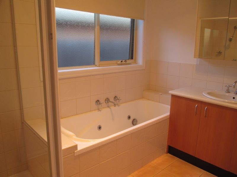 2/3 Bundeera Road, Caulfield South VIC 3162