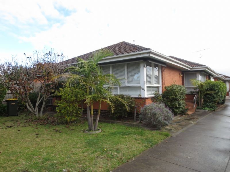 1/205 Grange Rd, Carnegie VIC 3163