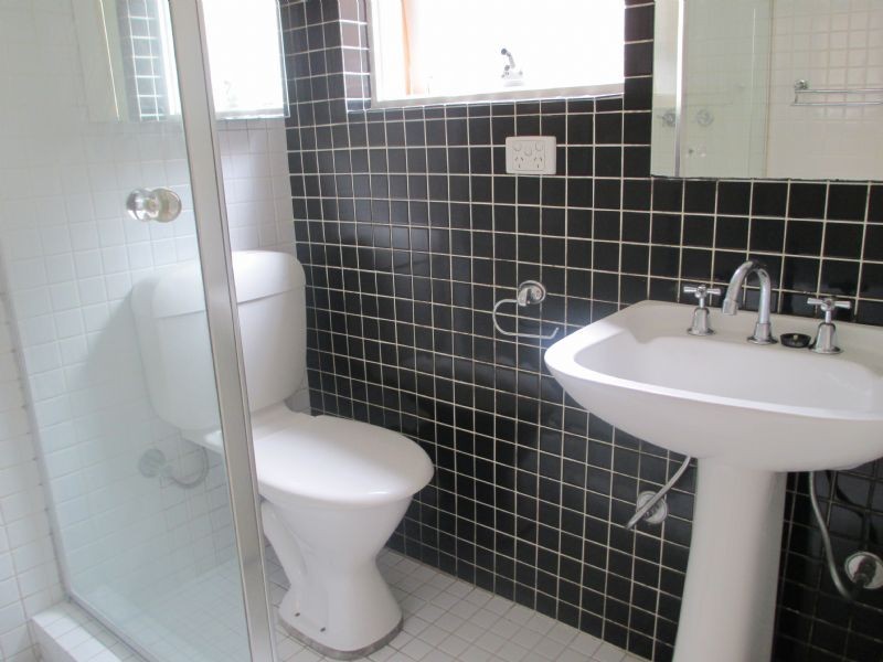 2/34 Lillimur Road, Ormond VIC 3204