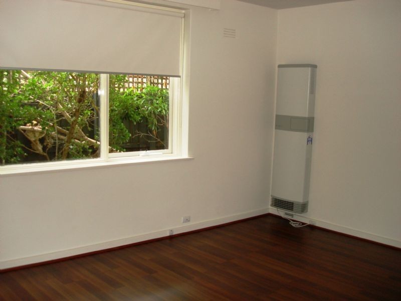 3/2A Robe Street, St Kilda VIC 3182