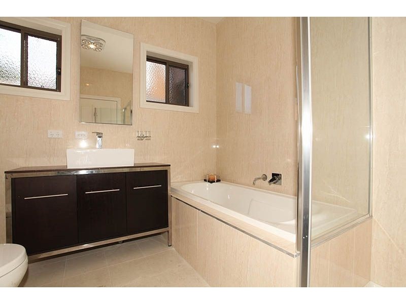 16 Atkinson St, Murrumbeena VIC 3163