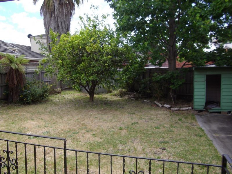 6 Watson Grove, Glen Huntly VIC 3163