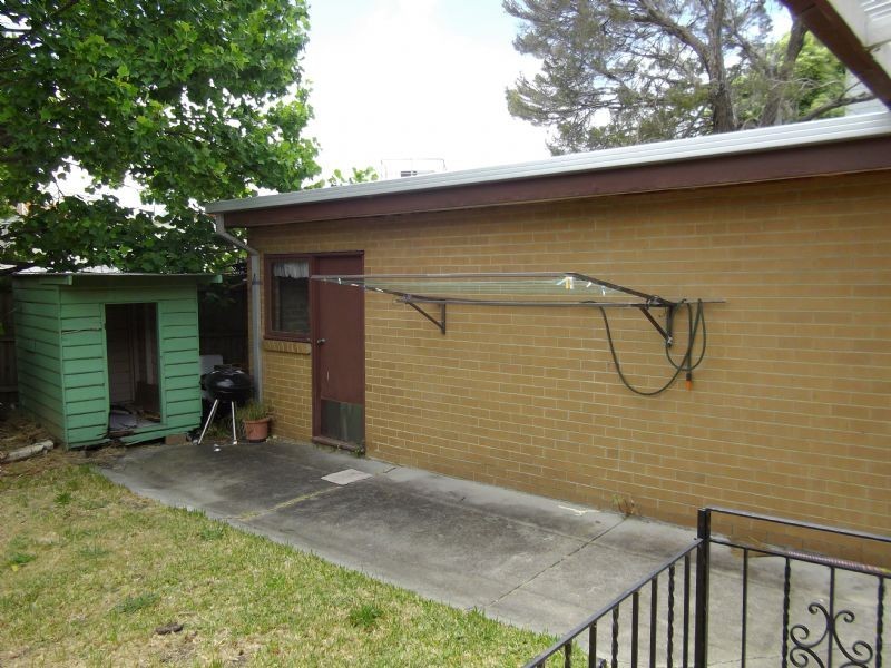 6 Watson Grove, Glen Huntly VIC 3163