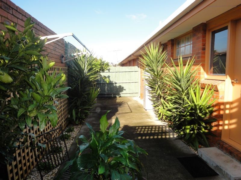 3/89 Coorigil Rd, Carnegie VIC 3163