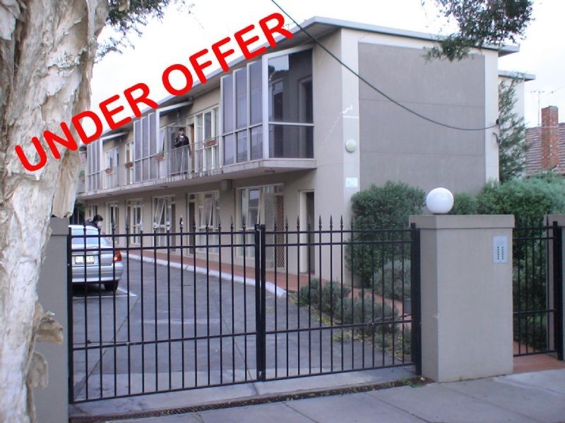 8/7 Truganini Rd, Carnegie VIC 3163