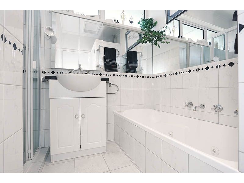 1/210 Esplanade, Brighton VIC 3186