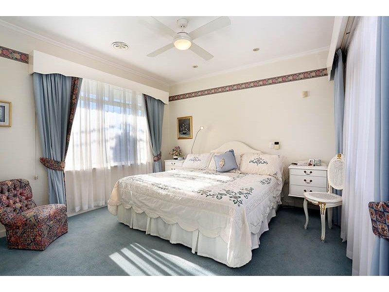 1/210 Esplanade, Brighton VIC 3186