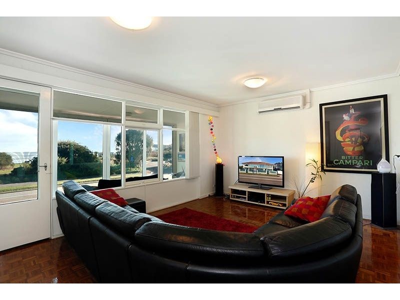 2/210 Esplanade, Brighton VIC 3186