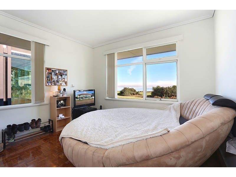 2/210 Esplanade, Brighton VIC 3186