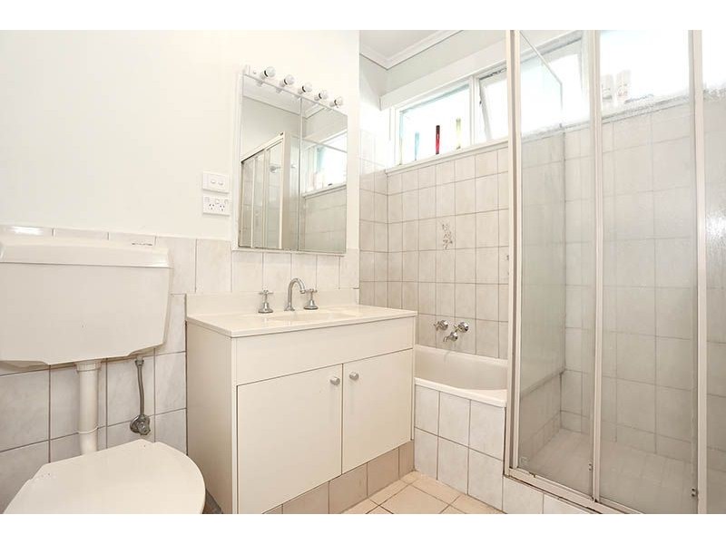 2/210 Esplanade, Brighton VIC 3186